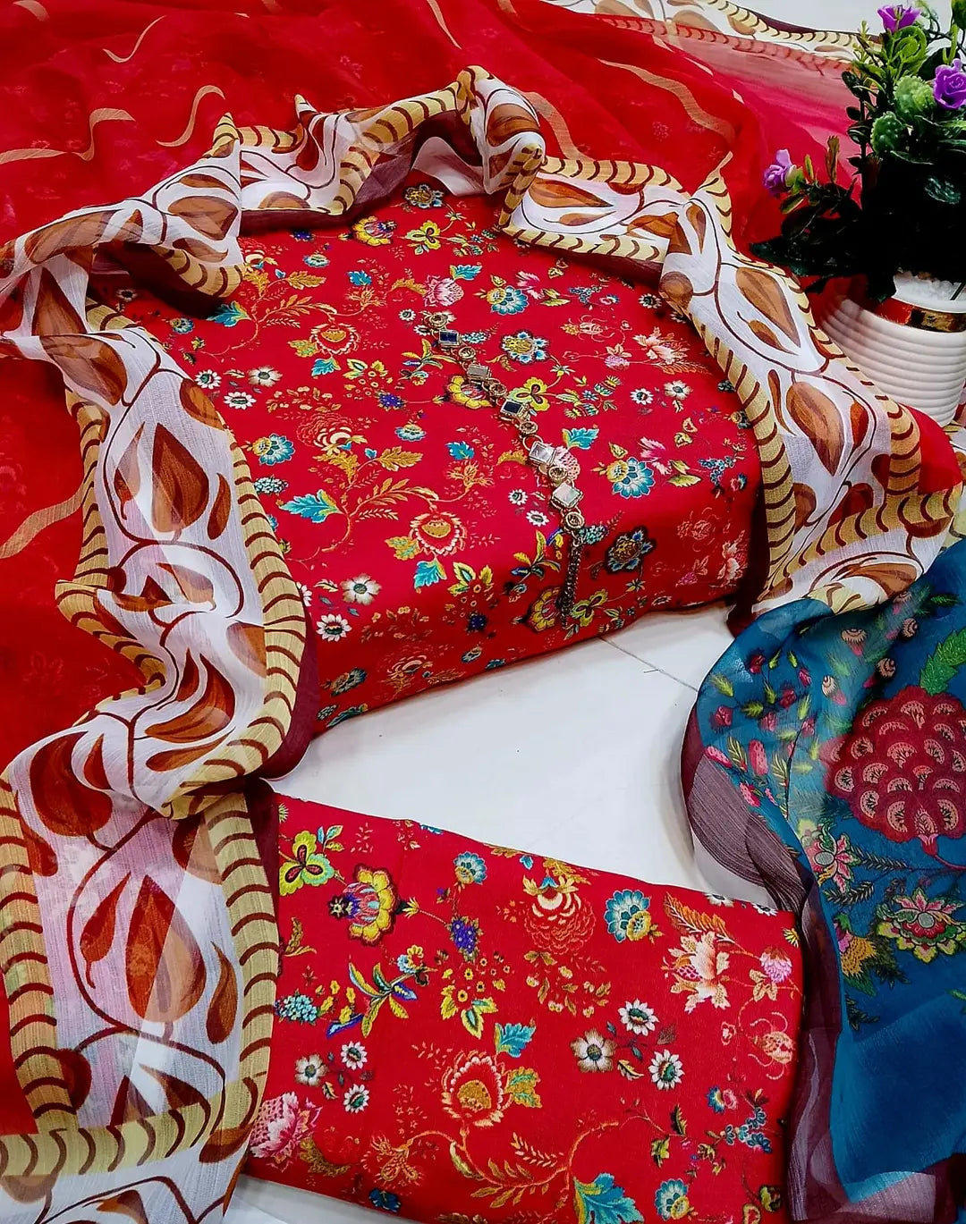 3 Piece Swiss Lawn Suit for Women - Digital Printed Lawn Dress with Crinkle Chiffon Dupatta