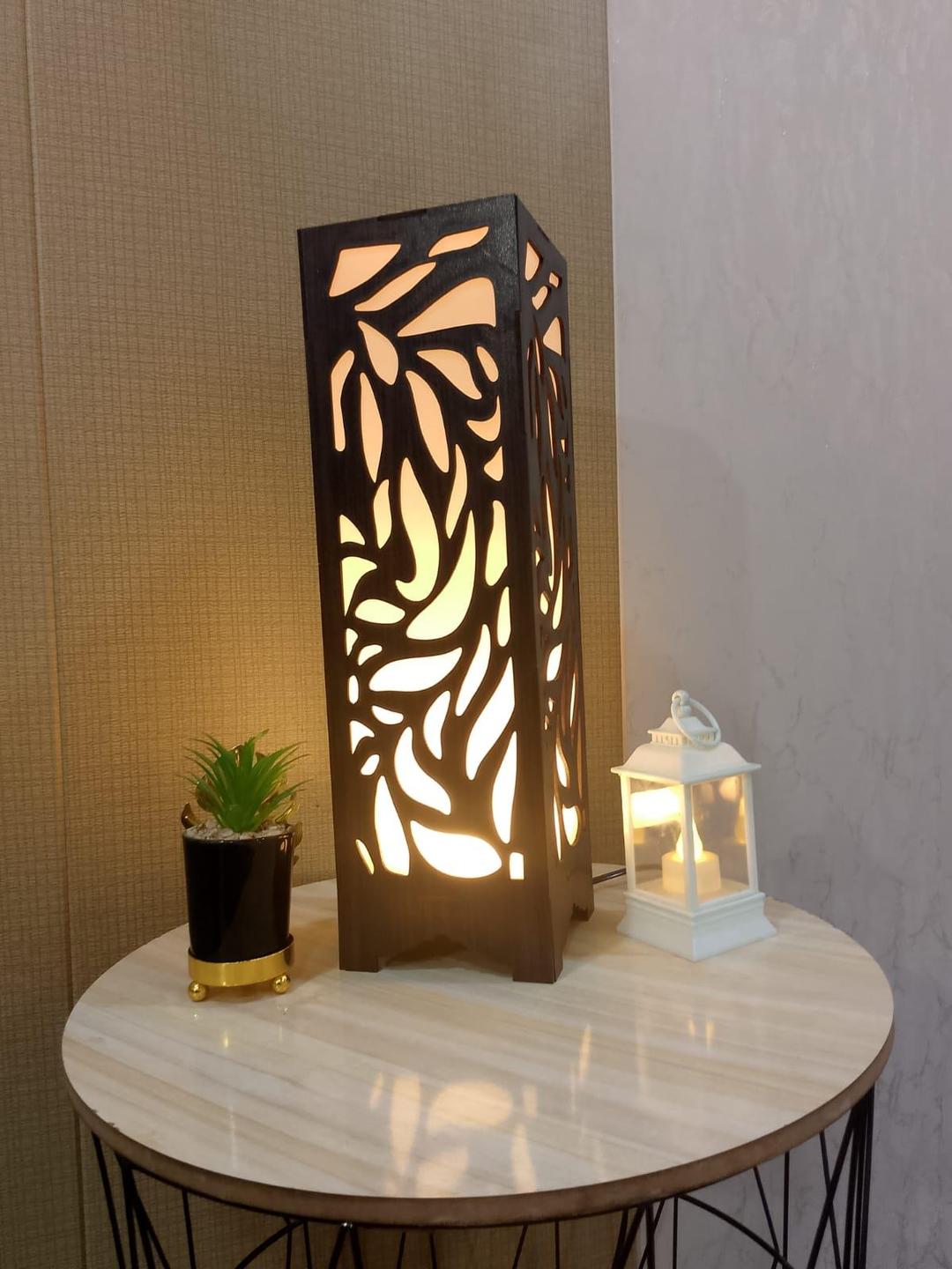 Wooden Leaf Pattern Table Lamp with Warm LED Light