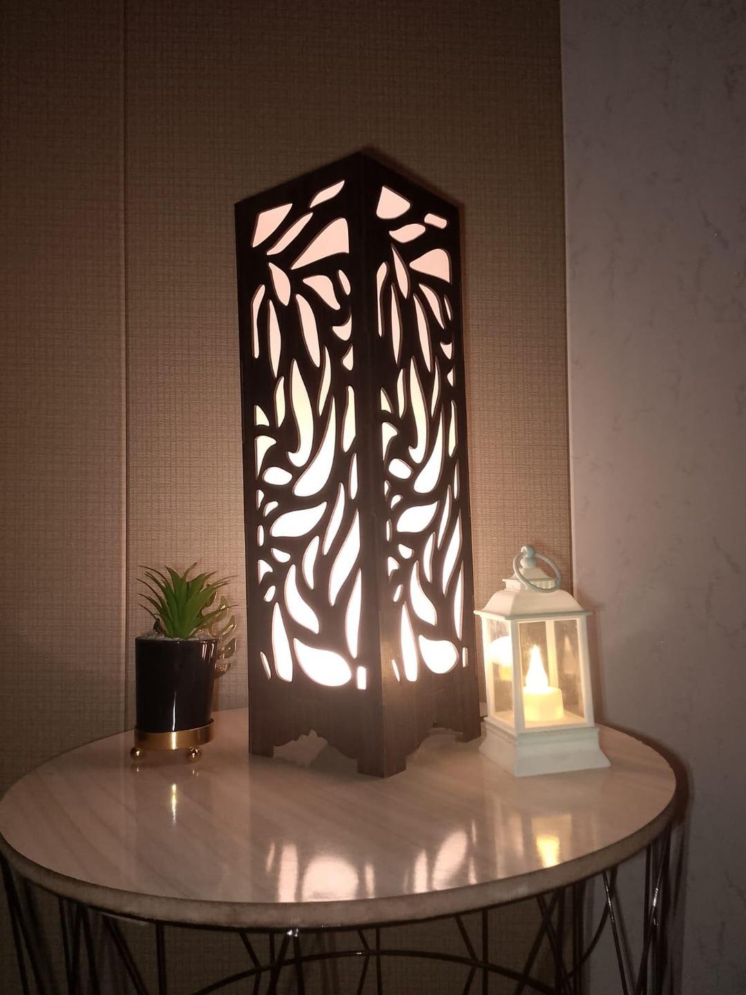 Wooden Leaf Pattern Table Lamp with Warm LED Light