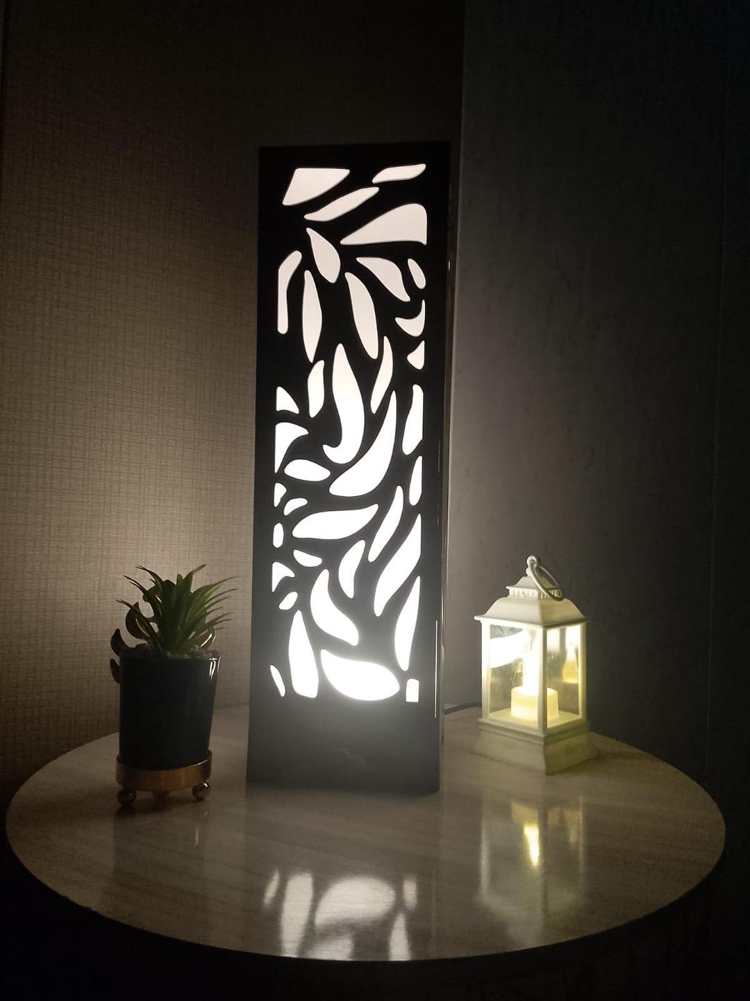 Wooden Leaf Pattern Table Lamp with Warm LED Light
