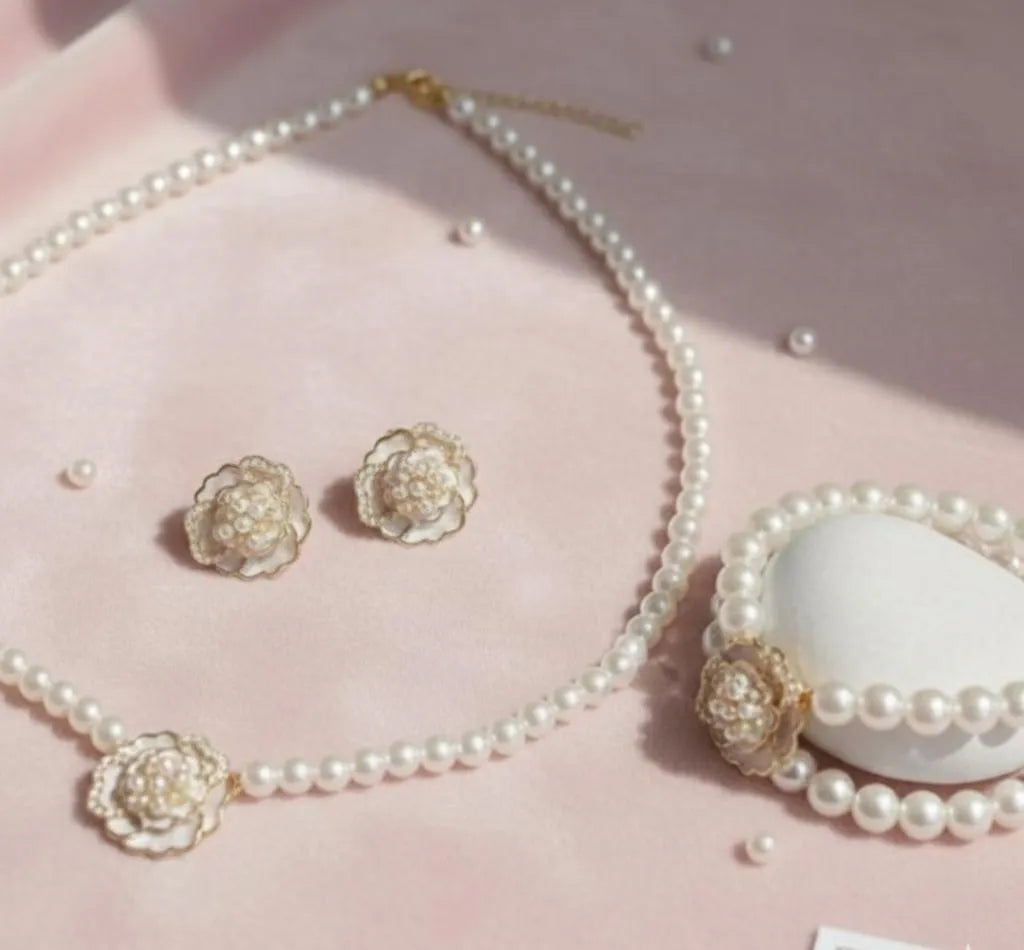 Black Floral Pearl Necklace Set for Women