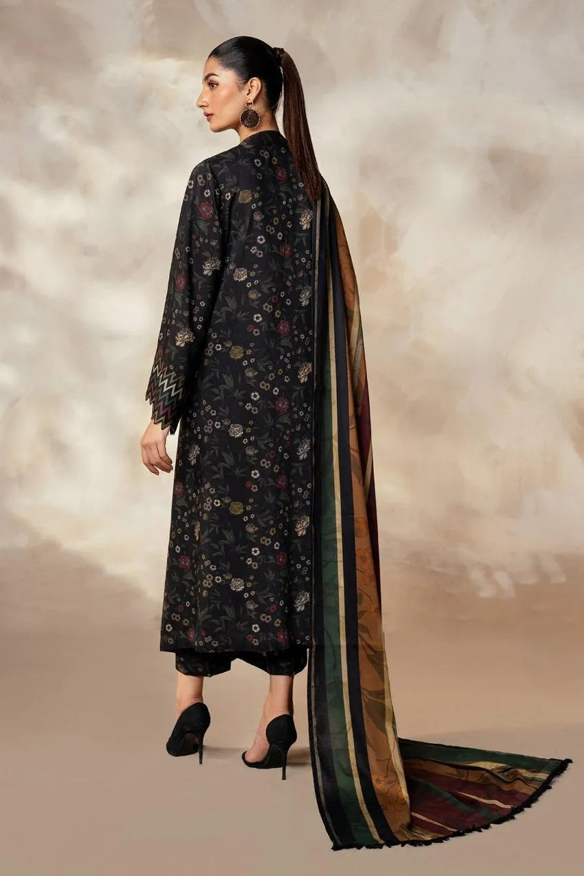 Barouqe Bana Doriya Black Embroidered Kurta Set with Shawl
